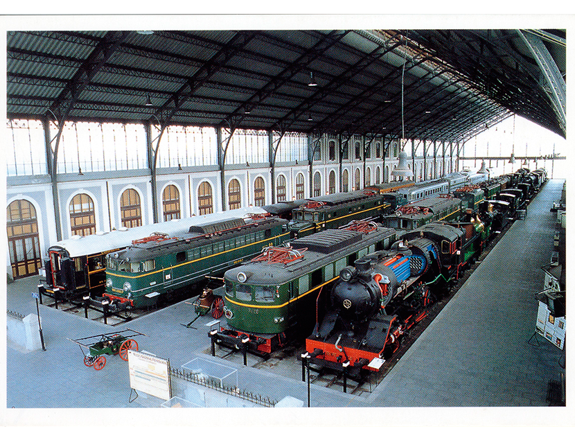Vista general de la Sala de Tracci�n del Museo del Ferrocarril de Madrid
