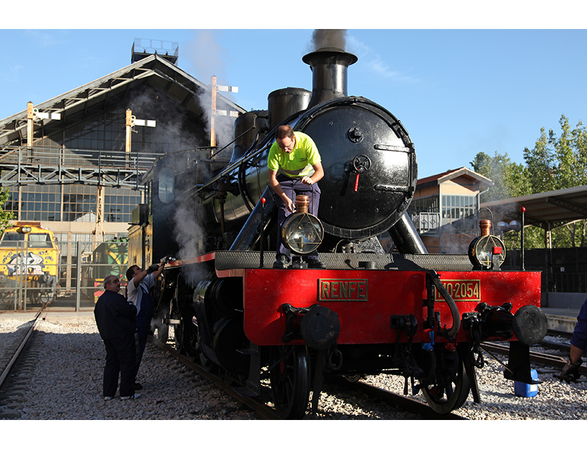 Preparando la temporada de oto�o del Tren de la Fresa