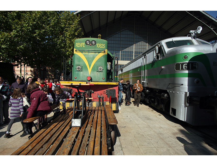V�as exteriores durante la Jornada de Puertas de Abiertas del Museo del Ferrocarril de Madrid