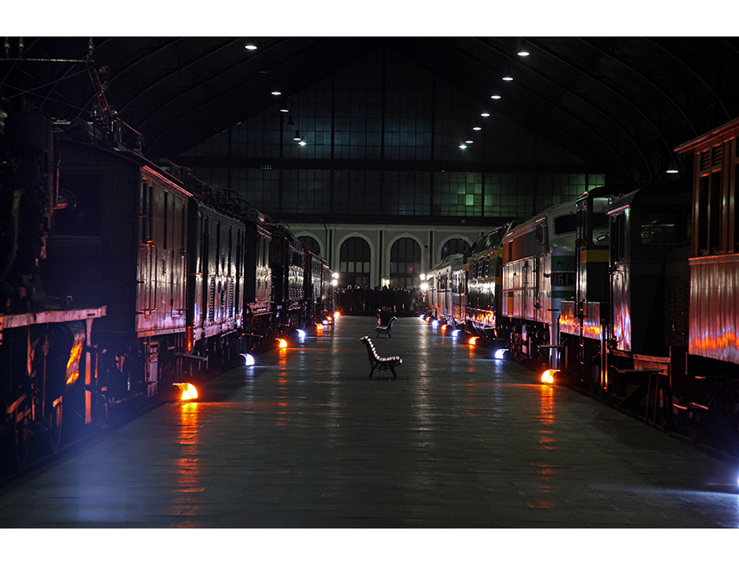 Iluminaci�n nocturna en el Museo del Ferrocarril de Madrid