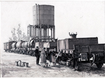 Obtenci�n de agua en poblado ferroviario. Jos� Vicente Coves (Tinta y grafito sobre papel, ca. 2006.) Medidas 24,5 x 33,5 cm. - Sig. FI-0005
