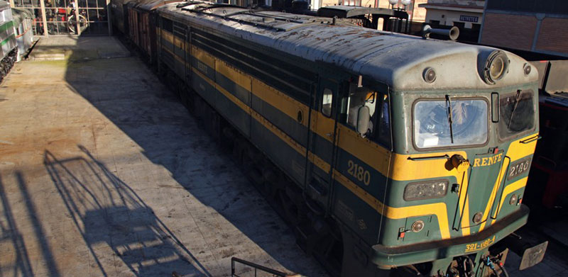 Locomotora di�sel 2180