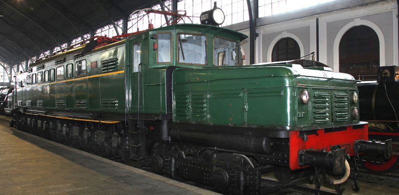 Locomotora el�ctrica 7301