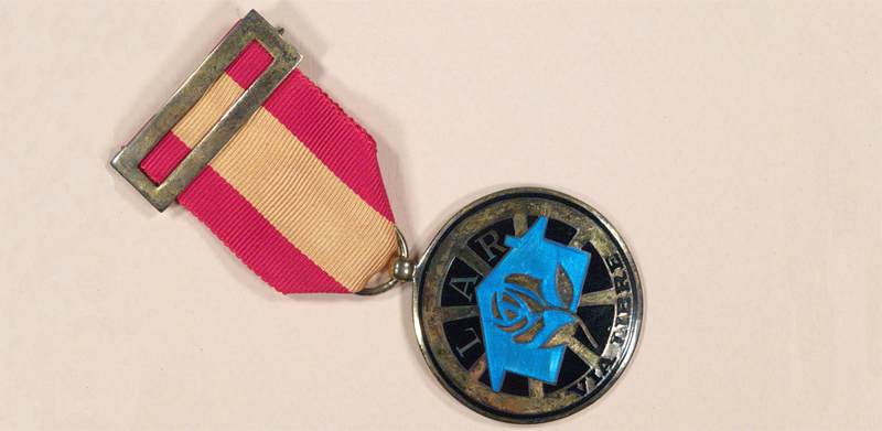 Medalla premio `LAR� de la revista V�a Libre