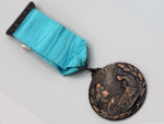 Medalla-insignia de bronce, premio a la Fidelidad concedida por Renfe a Nicol�s Gonz�lez Hernando (Vallmitjana, 1967) Donaci�n: Gonzalo P�rez Gonz�lez - Pieza IG: 08127