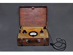 Medidor de sonido (Soci�t� Alsacienne de Constructions M�caniques -SACM-, Francia, d�cada de 1940) - Pieza IG 07650