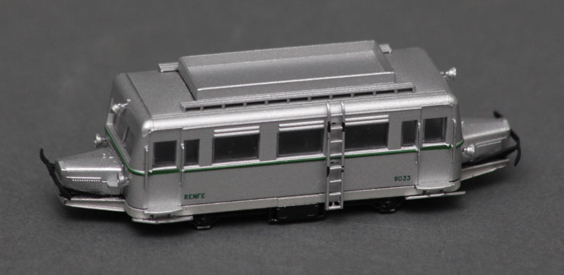 Modelo de automotor t�rmico 9033 de RENFE