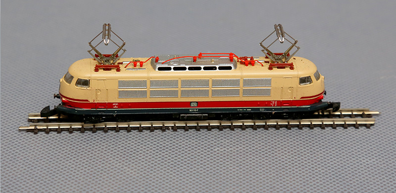 Modelo de locomotora el�ctrica