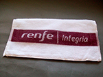 Toalla de mano de Renfe Operadora (F. Soler S.A., Barcelona, ca. 2010). Donaci�n: J. R. del Valle Arconada - Pieza IG 06293