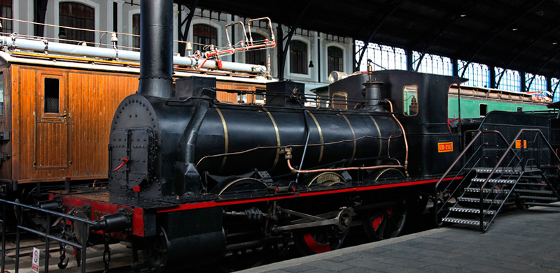 Locomotora de vapor 030-2107 “El Alag�n”