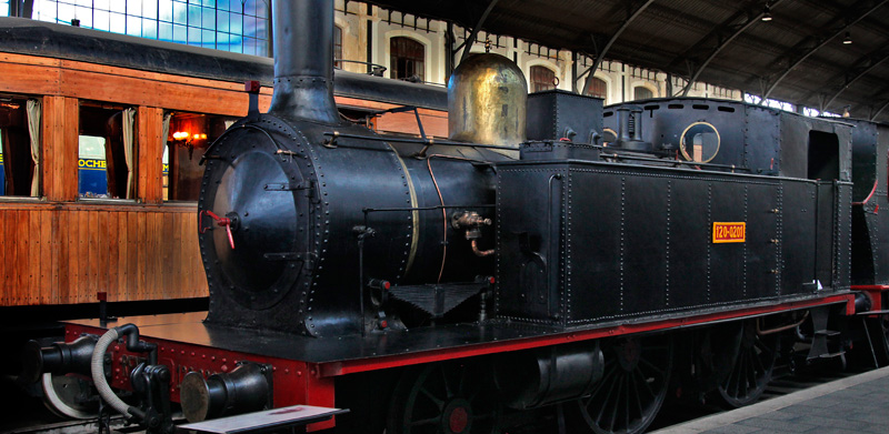 Locomotora de vapor 120-0201. Rodaje tipo porter (Sharp & Stewart, Gran Breta�a, 1877)