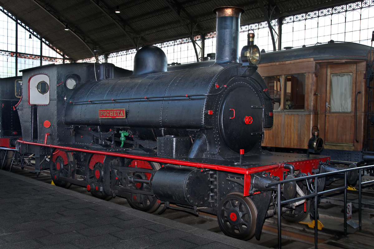 Locomotora de vapor 130-0201 ”Pucheta”. Rodaje tipo mogul (Sharp, Stewart & Cº Ltd., Gran Bretaña, 1887) Locomotora de vapor 130-0201 ”Pucheta”. Rodaje tipo mogul (Sharp, Stewart & Cº Ltd., Gran Bretaña, 1887)