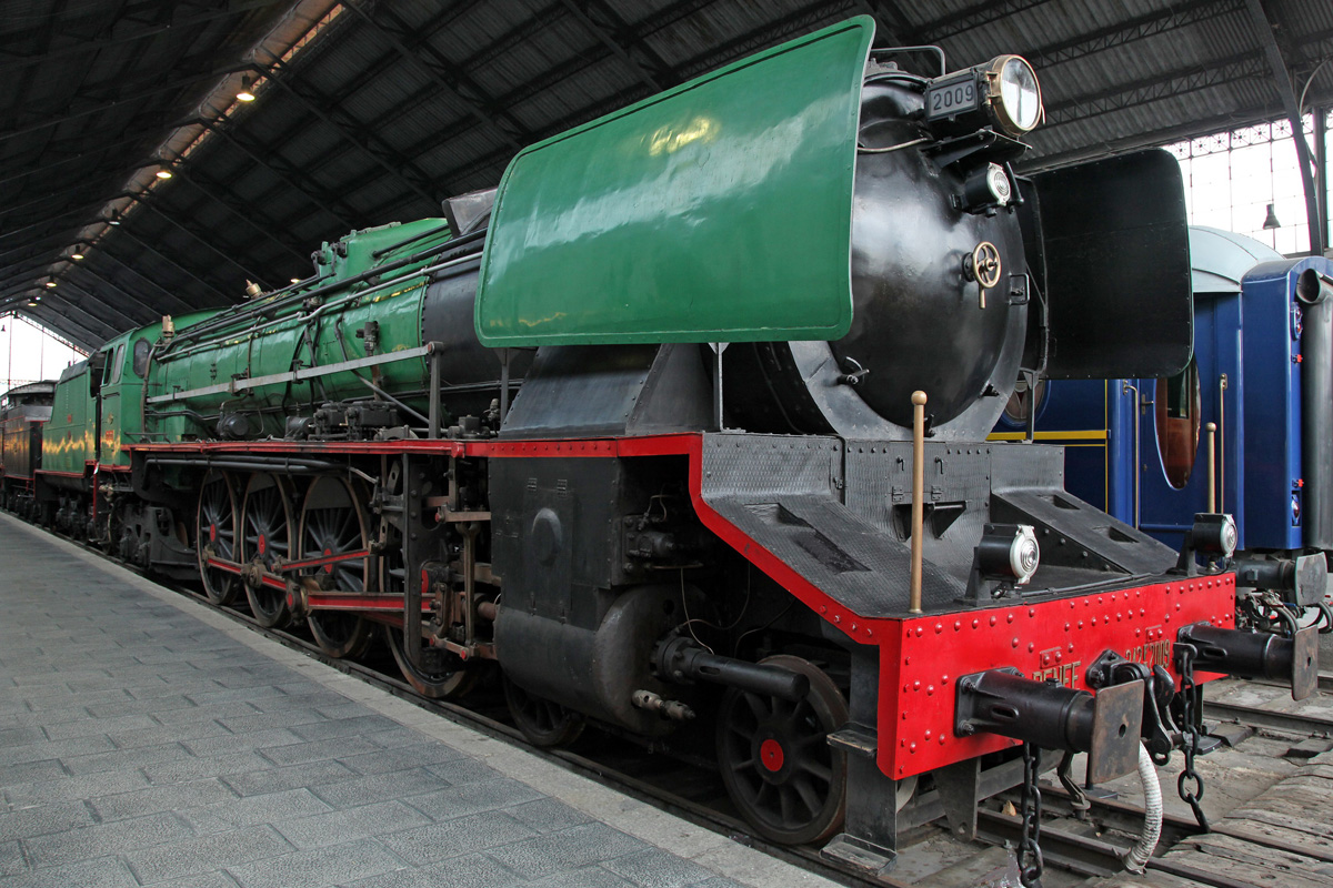 Locomotora de vapor 242-F-2009. Rodaje tipo confederación (La Maquinista Terrestre y Marítima, España, 1956) Locomotora de vapor 242-F-2009. Rodaje tipo confederación (La Maquinista Terrestre y Marítima, España, 1956)