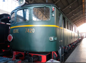 Locomotora el�ctrica 7420